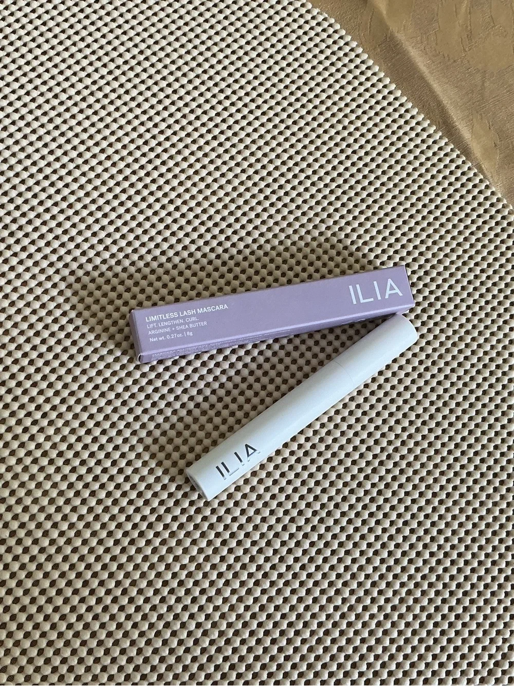 ILIA Volumizing Mascara — Black | Buildable Lift & Clean Formula